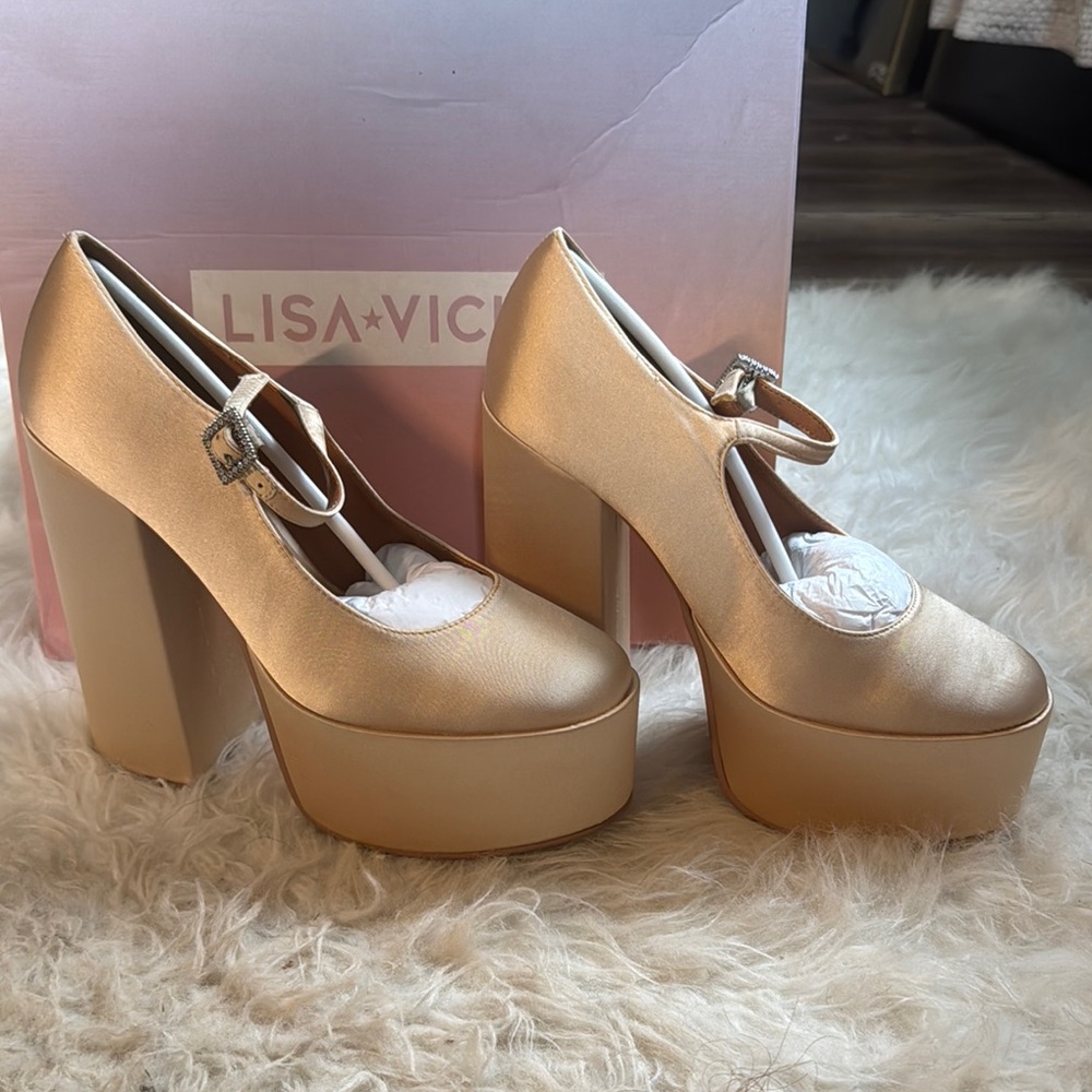 Lisa Vicky VAULT-V Champagne Satin Platform Heels Size 8